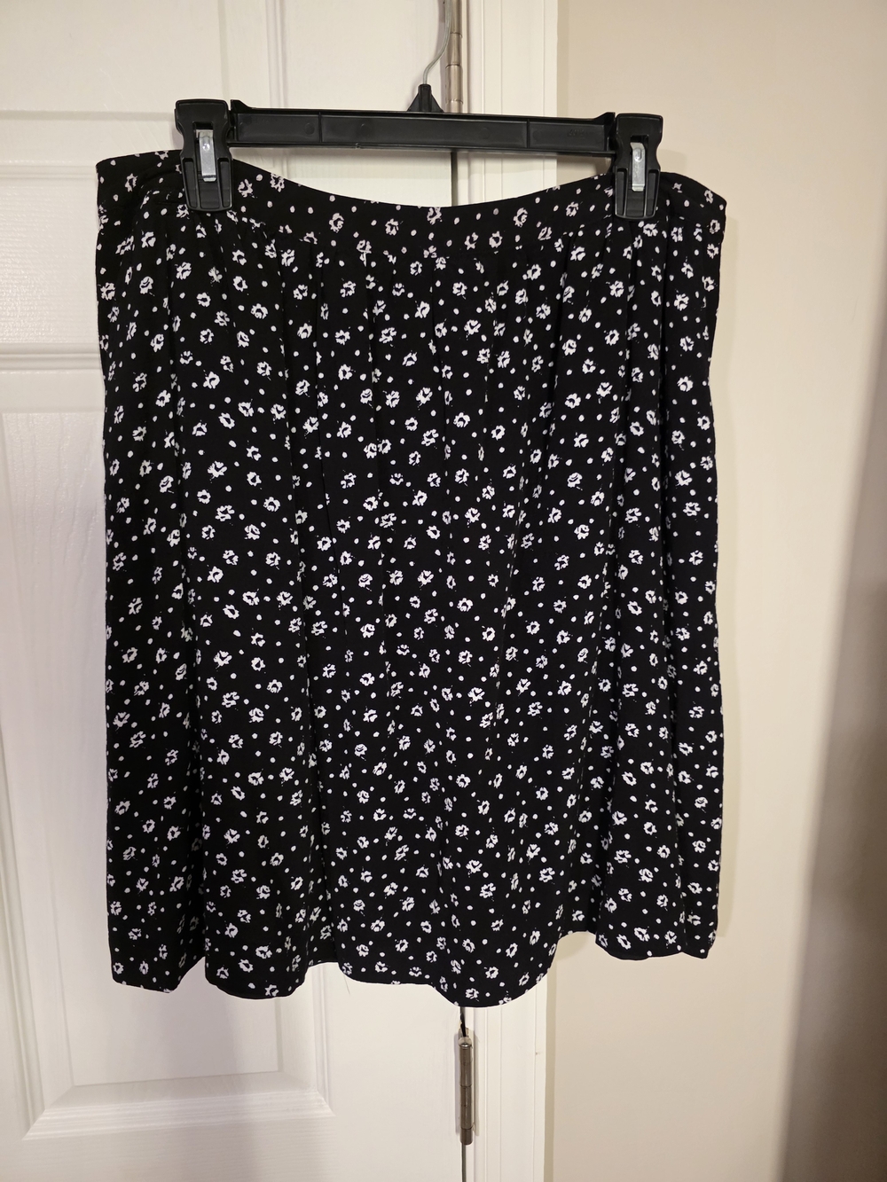 Garnet Hill Black Midi Floral A-Line Skirt
